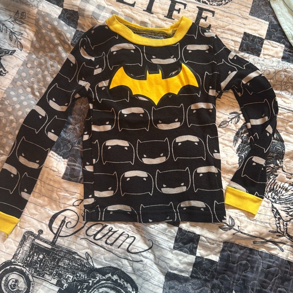 Batman PJs - Picture 5 of 7